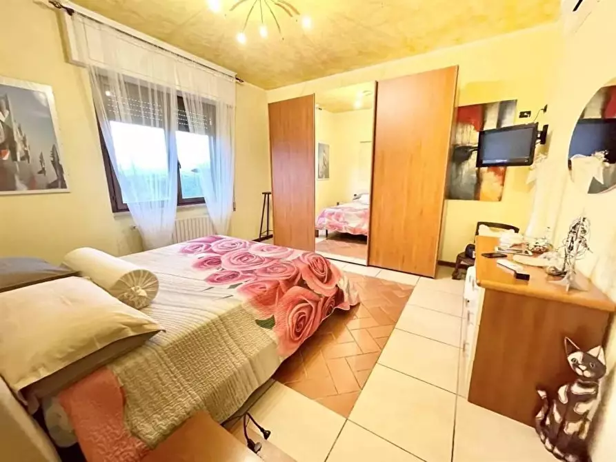 Immagine 24 di Porzione di casa in vendita  a Ortonovo