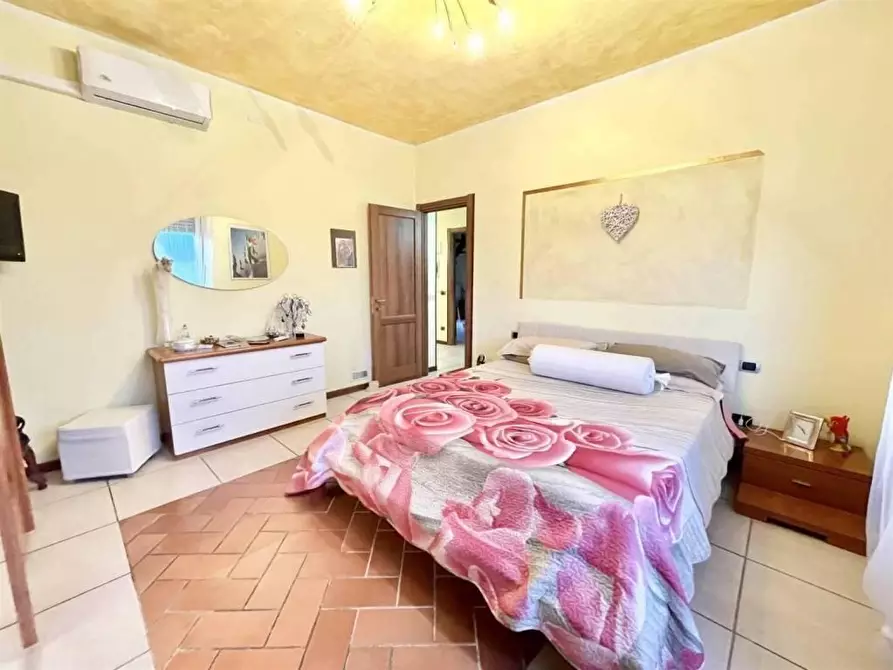 Immagine 25 di Porzione di casa in vendita  a Ortonovo