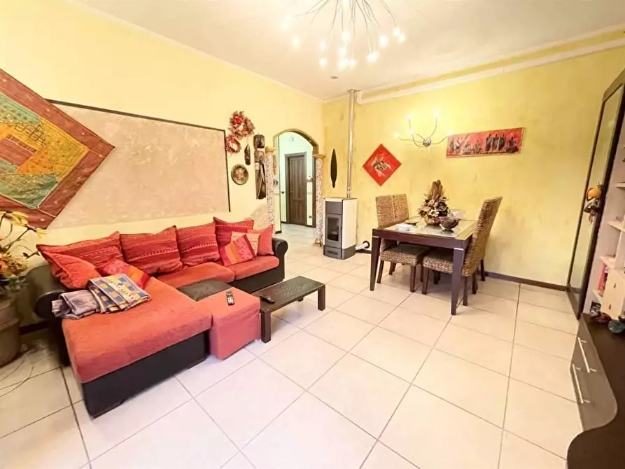 Immagine 18 di Porzione di casa in vendita  a Ortonovo