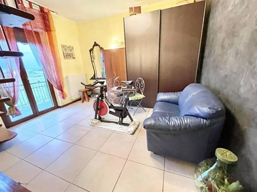 Immagine 26 di Porzione di casa in vendita  a Ortonovo