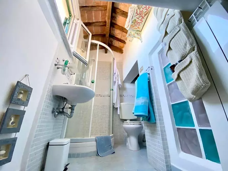 Immagine 29 di Appartamento in vendita  a Lerici