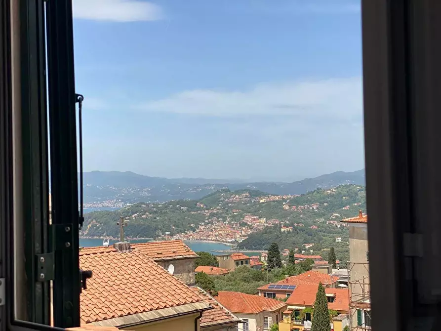 Immagine 16 di Appartamento in vendita  a Lerici