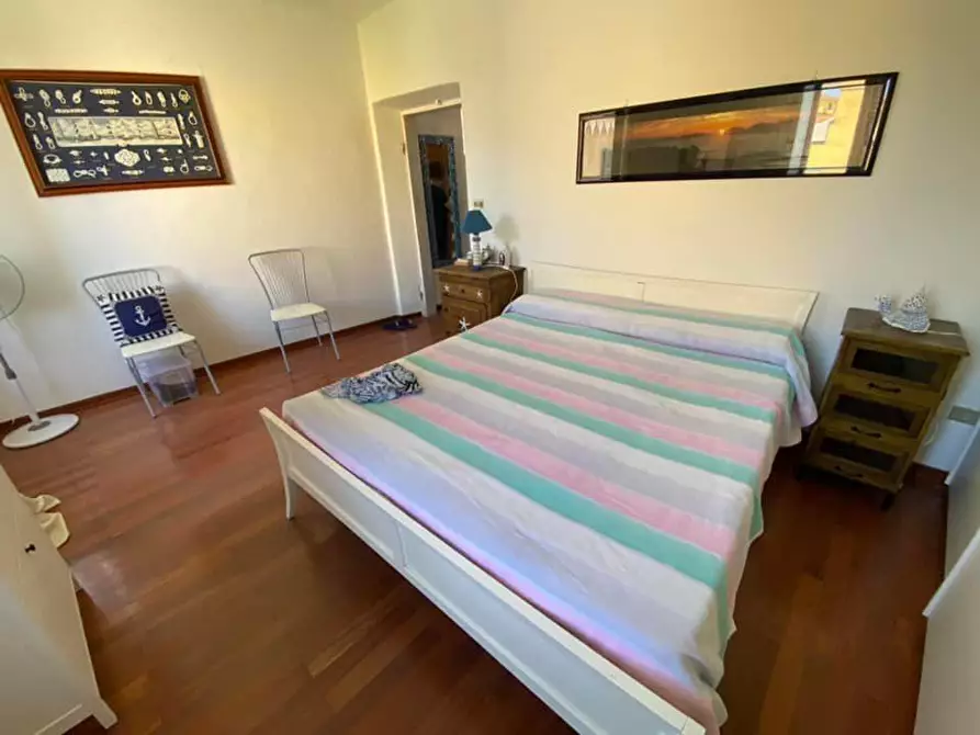 Immagine 22 di Appartamento in vendita  a Lerici