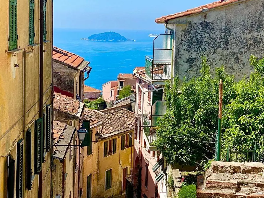 Immagine 9 di Appartamento in vendita  a Lerici