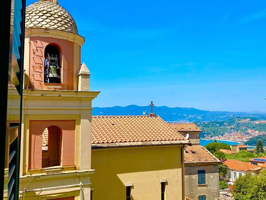 Immagine 2 di Appartamento in vendita  a Lerici
