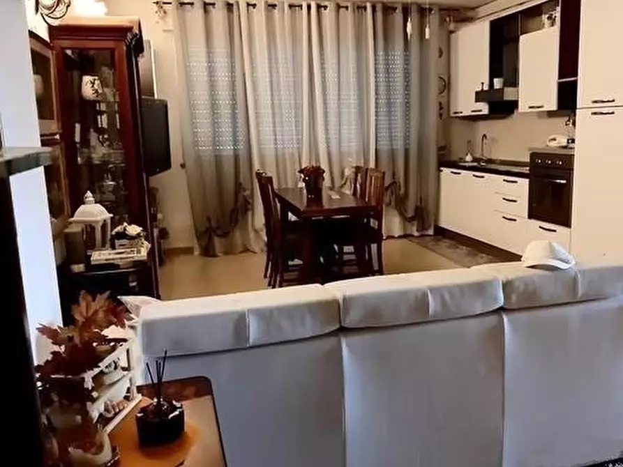 Immagine 4 di Appartamento in vendita  a Pontedera