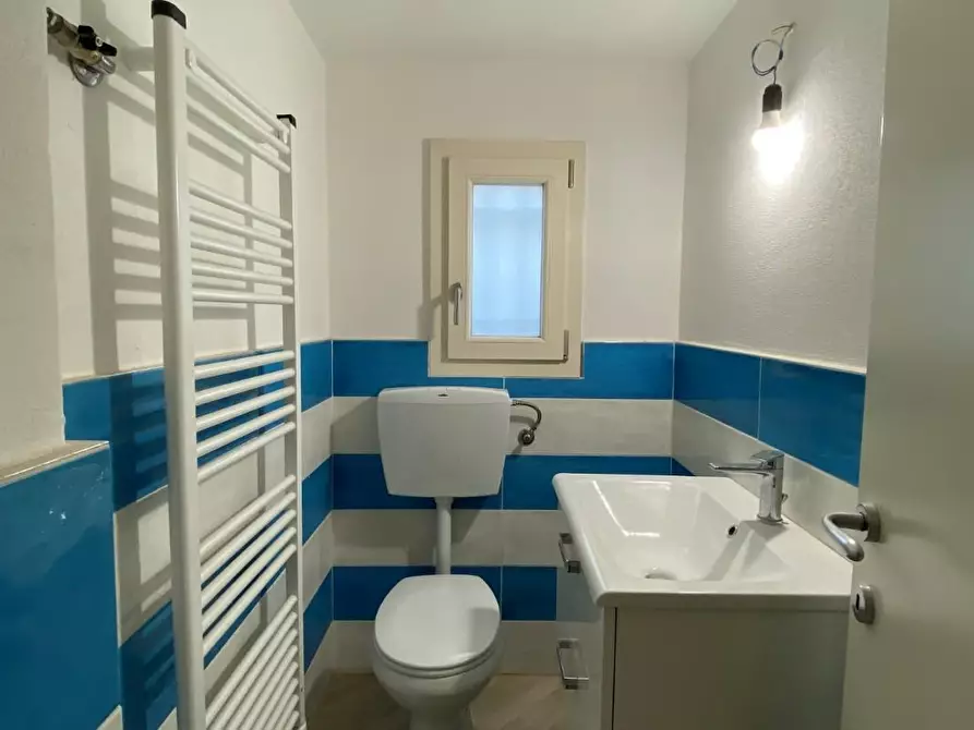 Immagine 13 di Ufficio in vendita  a Empoli