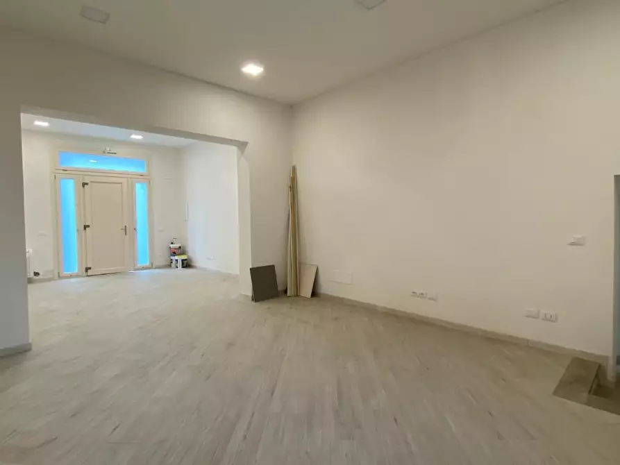 Immagine 8 di Ufficio in vendita  a Empoli