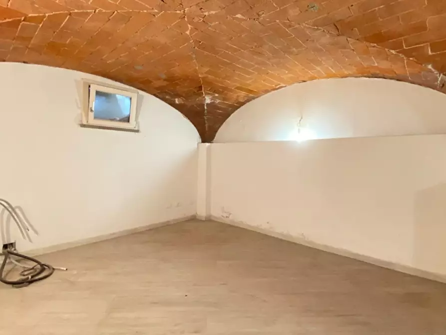 Immagine 19 di Ufficio in vendita  a Empoli