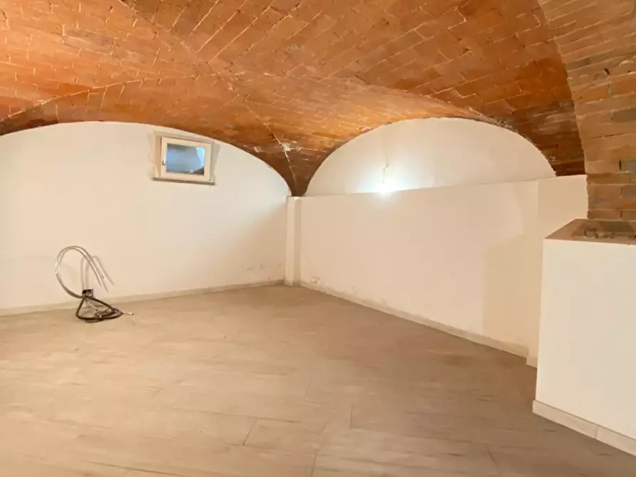 Immagine 18 di Ufficio in vendita  a Empoli