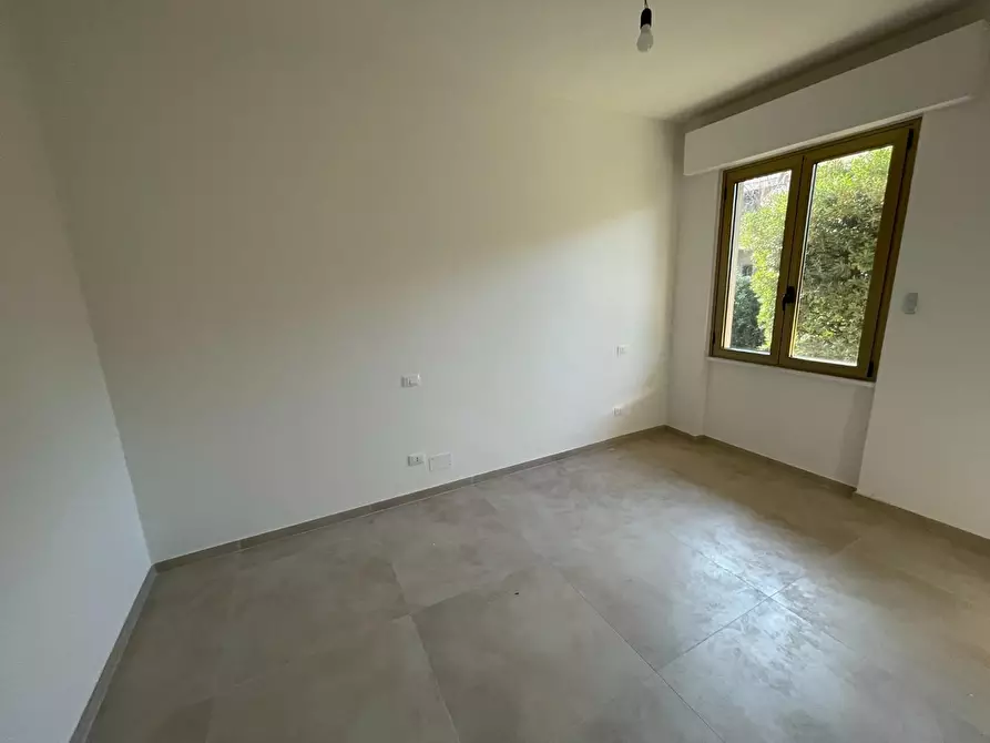 Immagine 10 di Appartamento in vendita  a Massa