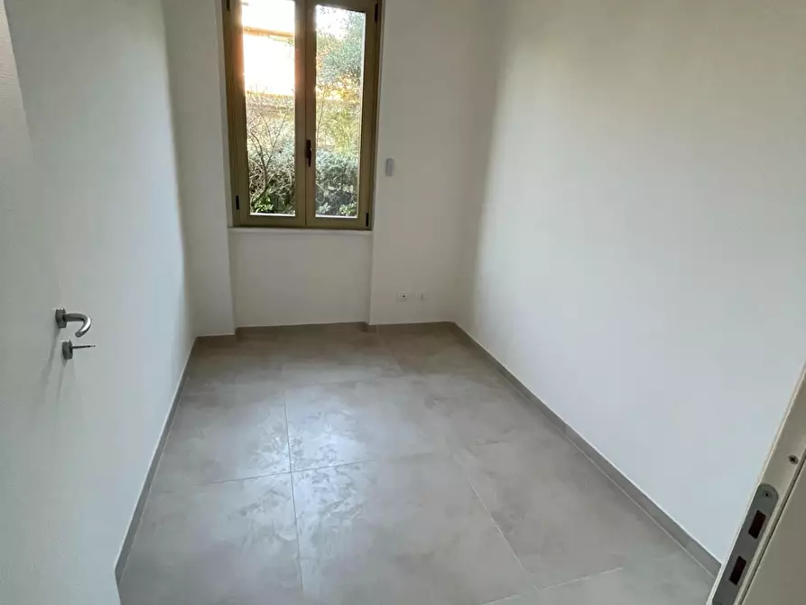 Immagine 4 di Appartamento in vendita  a Massa