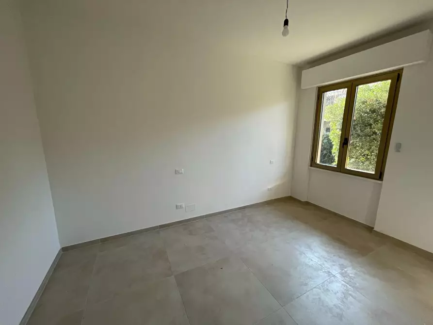 Immagine 9 di Appartamento in vendita  a Massa