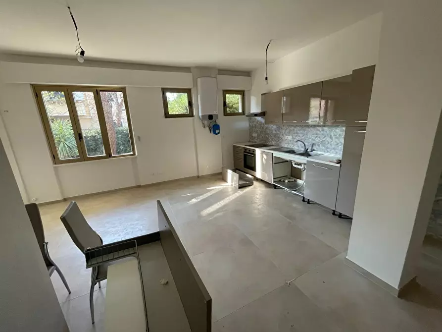 Immagine 2 di Appartamento in vendita  a Massa