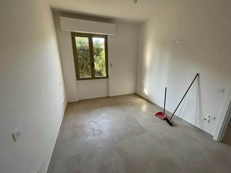 Immagine 8 di Appartamento in vendita  a Massa