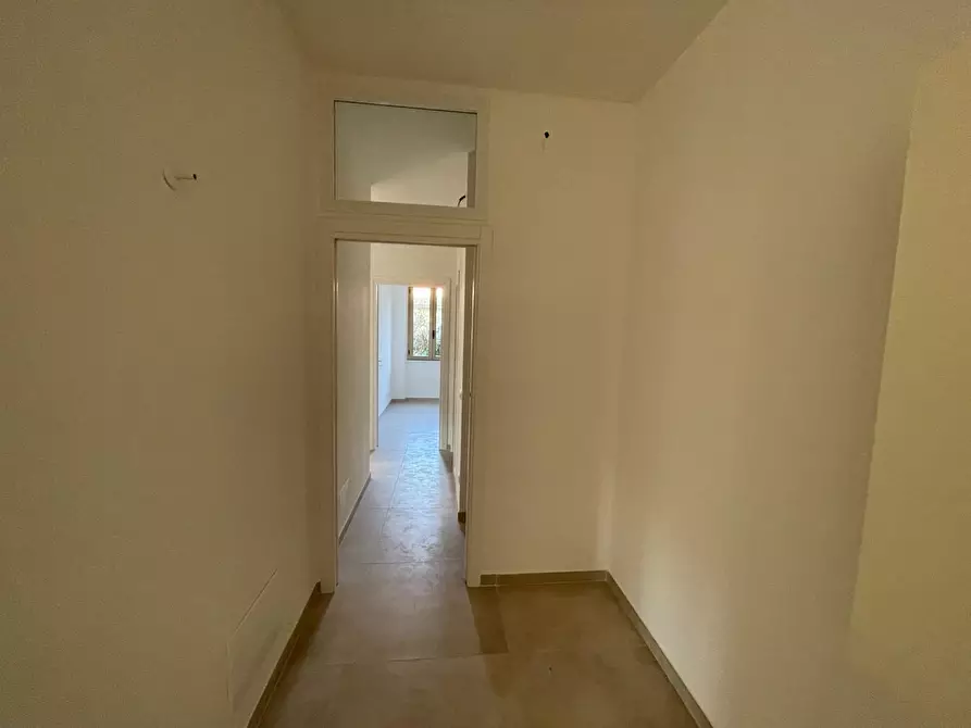 Immagine 11 di Appartamento in vendita  a Massa