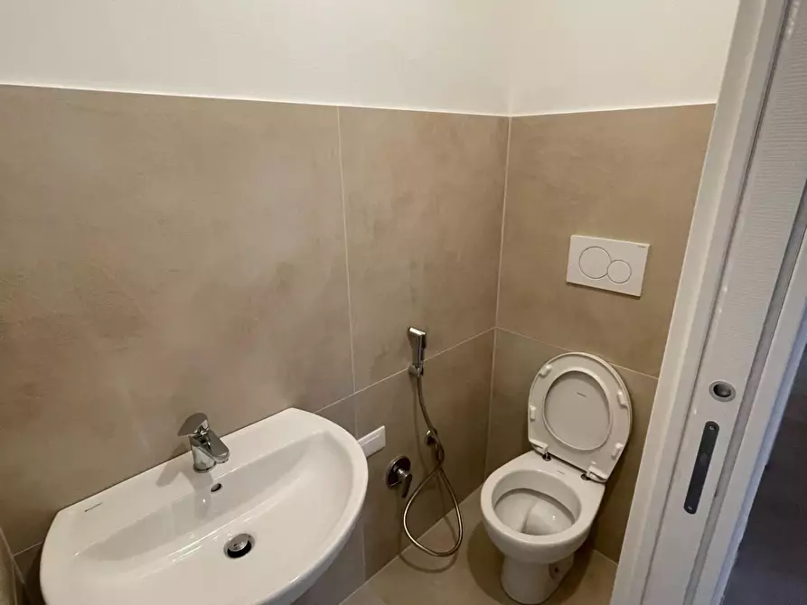 Immagine 7 di Appartamento in vendita  a Massa