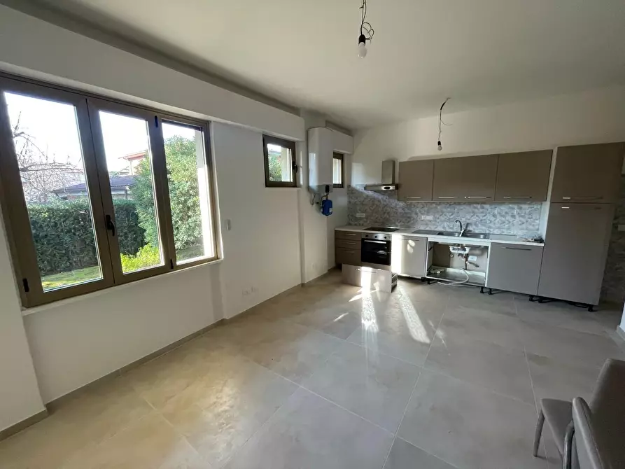 Immagine 5 di Appartamento in vendita  a Massa