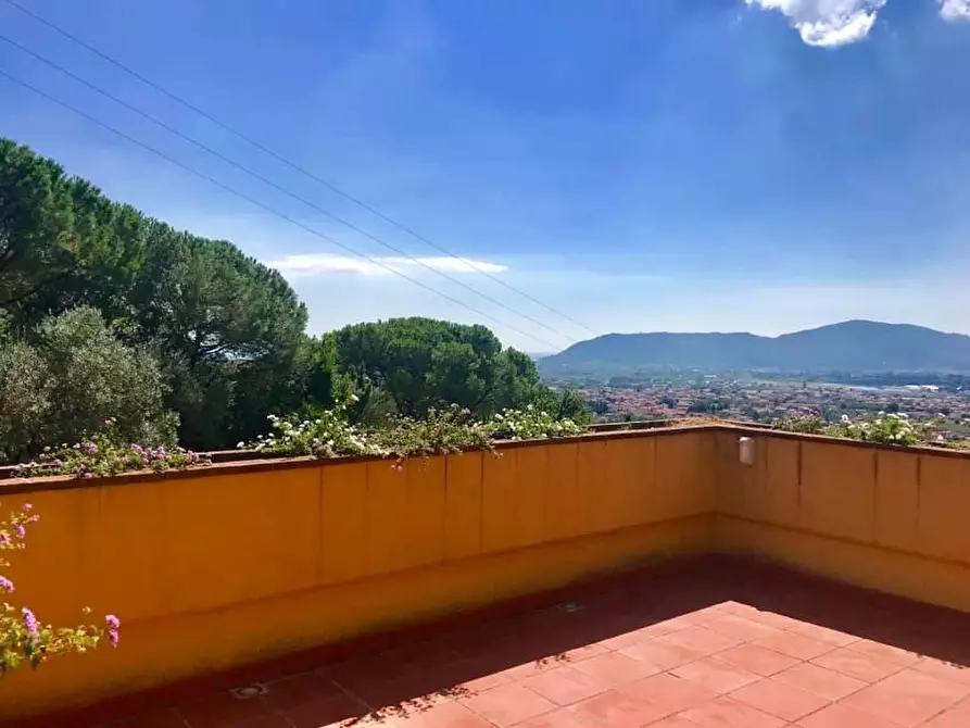 Immagine 17 di Villa in vendita  a Castelnuovo Magra