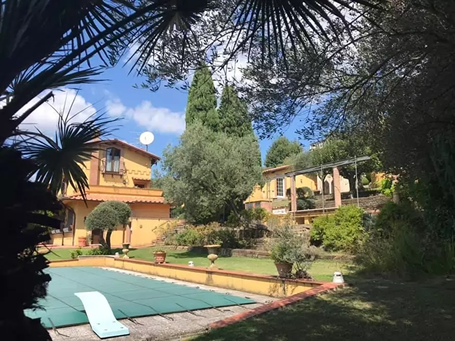 Immagine 5 di Villa in vendita  a Castelnuovo Magra