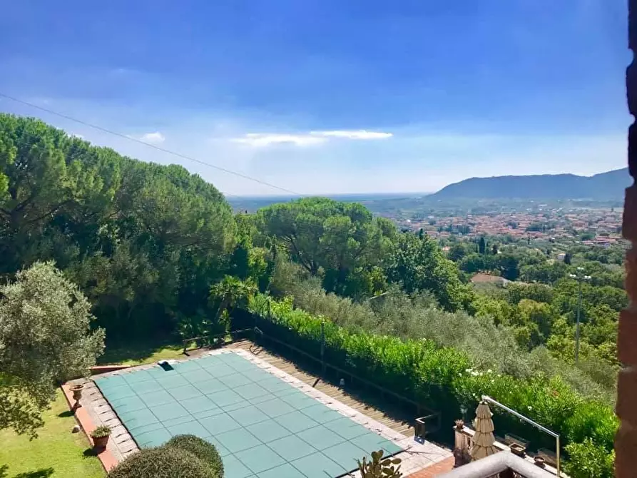 Immagine 26 di Villa in vendita  a Castelnuovo Magra