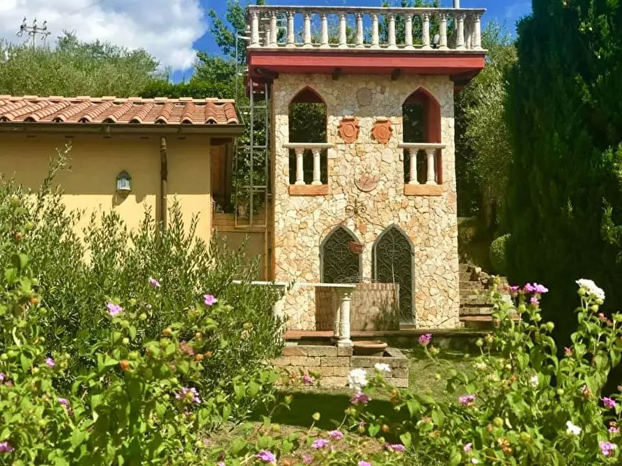 Immagine 22 di Villa in vendita  a Castelnuovo Magra