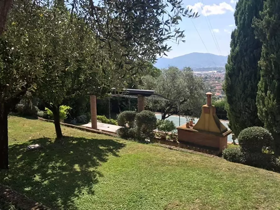 Immagine 25 di Villa in vendita  a Castelnuovo Magra