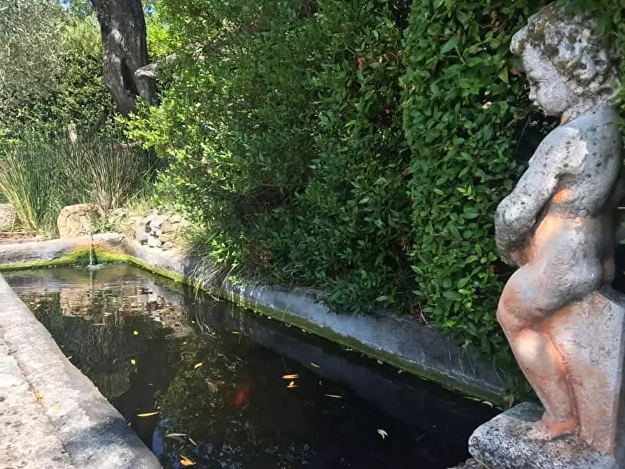 Immagine 24 di Villa in vendita  a Castelnuovo Magra