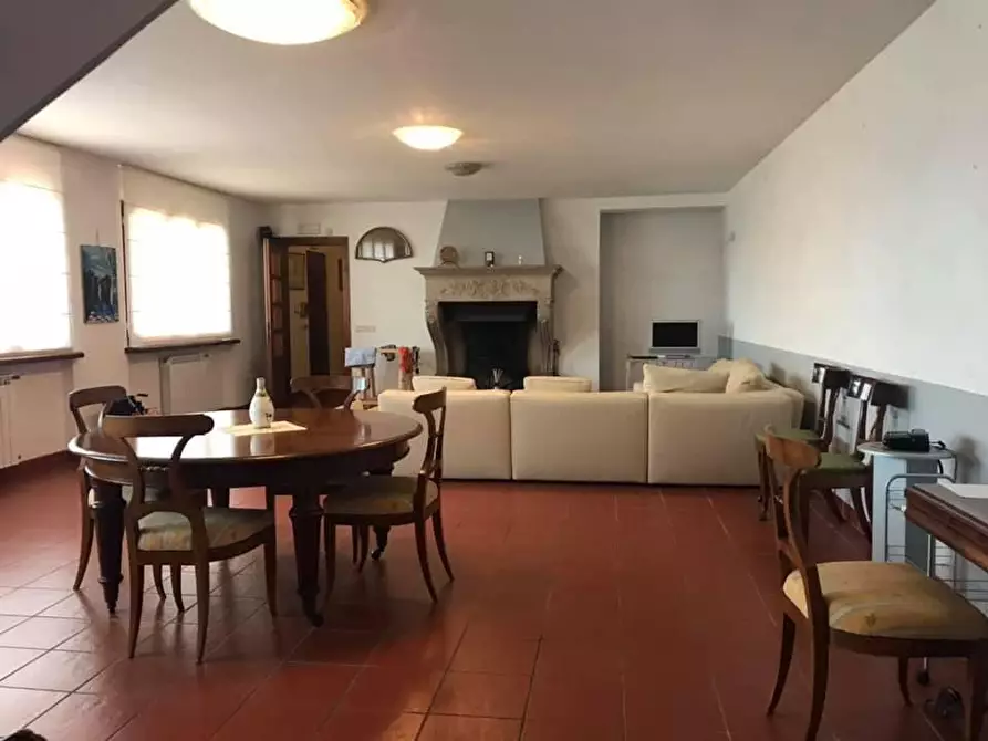 Immagine 9 di Villa in vendita  a Castelnuovo Magra