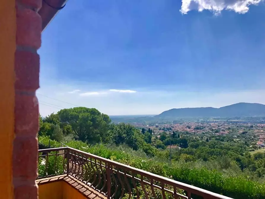 Immagine 30 di Villa in vendita  a Castelnuovo Magra
