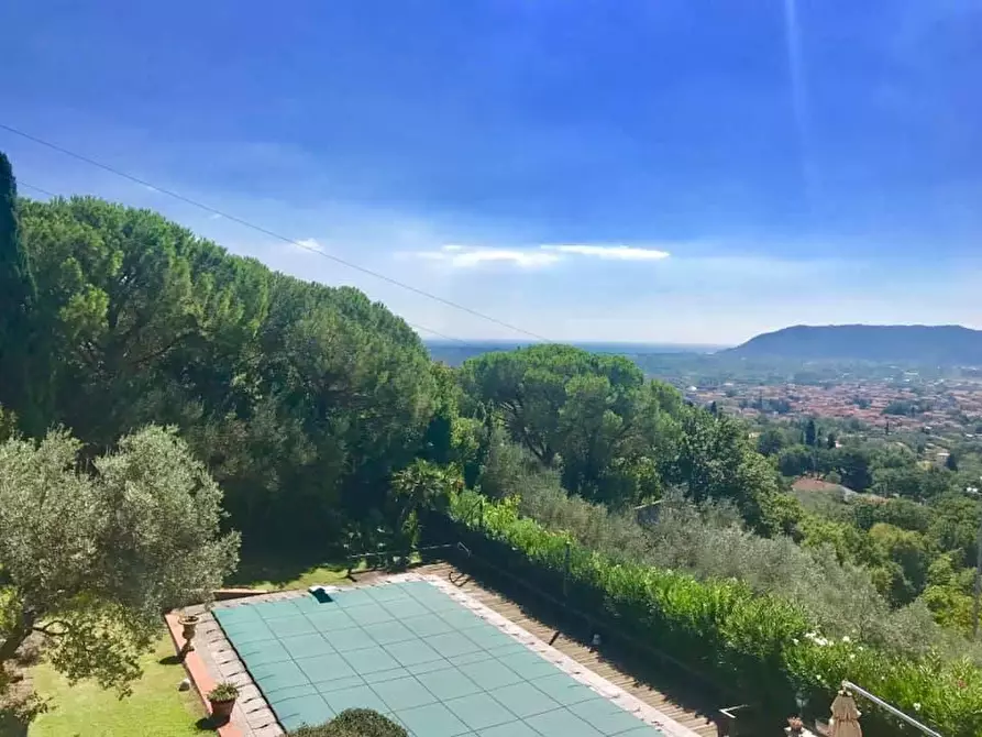 Immagine 4 di Villa in vendita  a Castelnuovo Magra