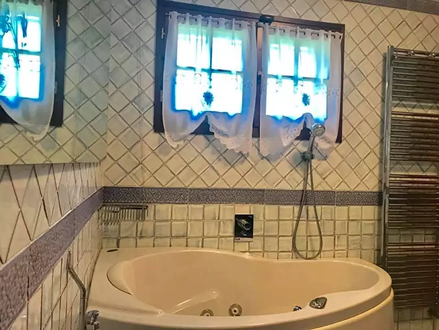 Immagine 16 di Villa in vendita  a Castelnuovo Magra