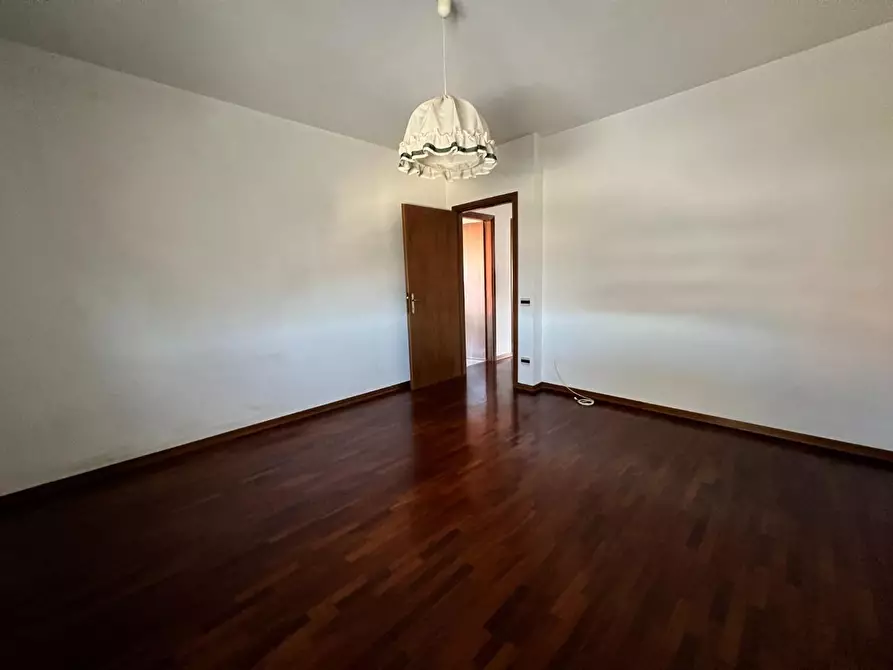 Immagine 23 di Appartamento in vendita  a Pontedera