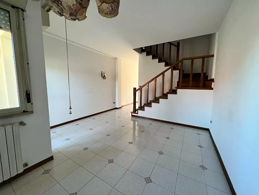 Immagine 5 di Appartamento in vendita  a Pontedera