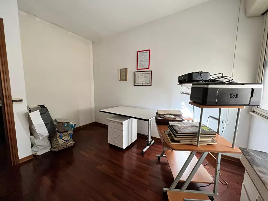 Immagine 14 di Appartamento in vendita  a Pontedera