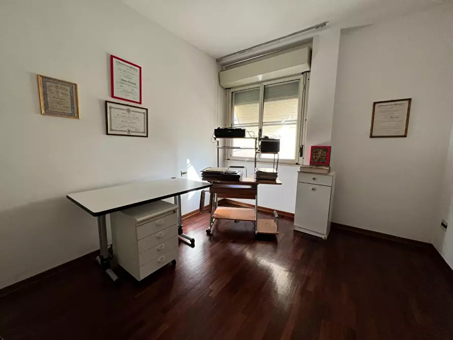 Immagine 12 di Appartamento in vendita  a Pontedera