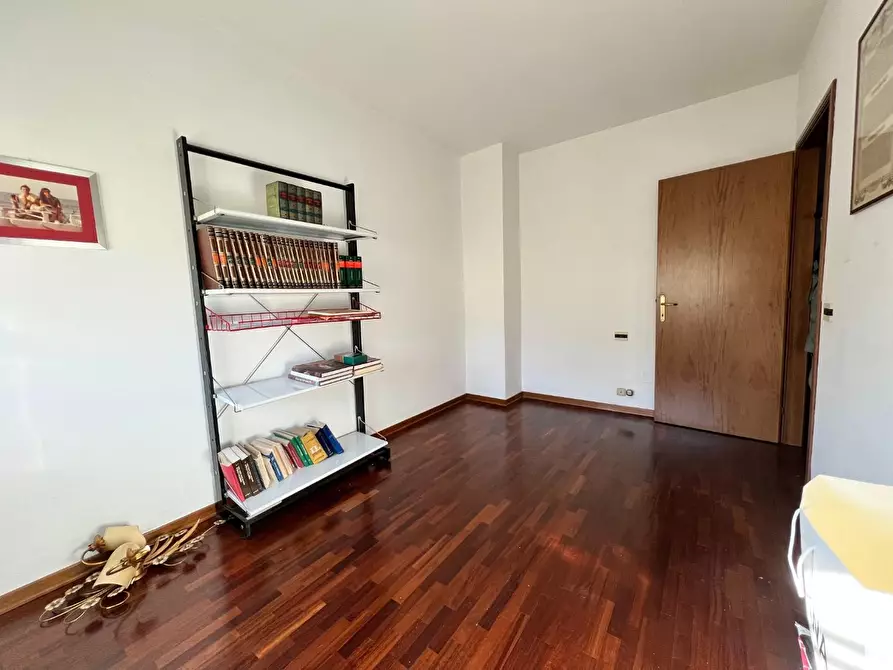 Immagine 11 di Appartamento in vendita  a Pontedera