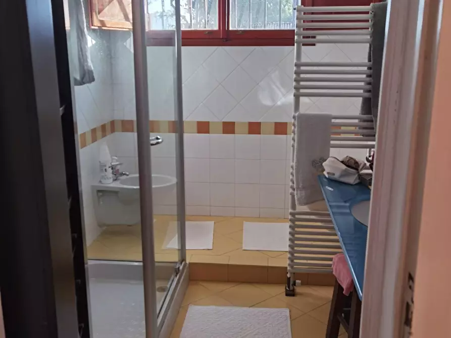 Immagine 15 di Villa in vendita  a Livorno