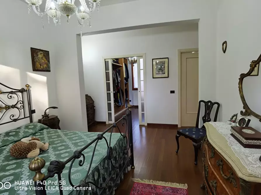 Immagine 60 di Villa in vendita  a Livorno