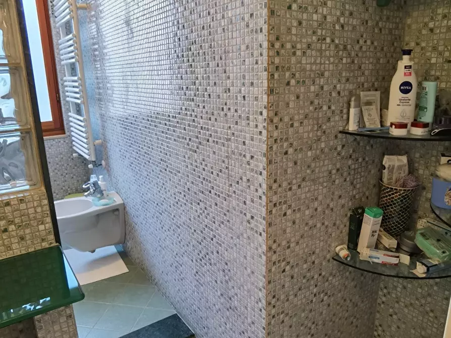 Immagine 68 di Villa in vendita  a Livorno