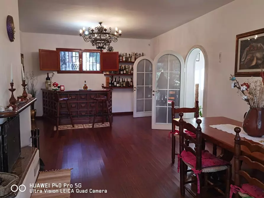 Immagine 21 di Villa in vendita  a Livorno