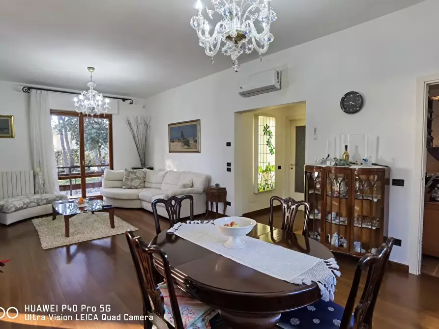 Immagine 32 di Villa in vendita  a Livorno