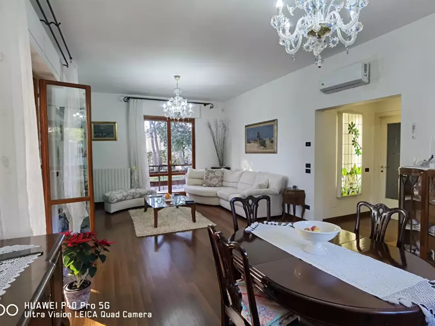 Immagine 34 di Villa in vendita  a Livorno