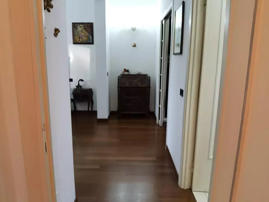 Immagine 70 di Villa in vendita  a Livorno