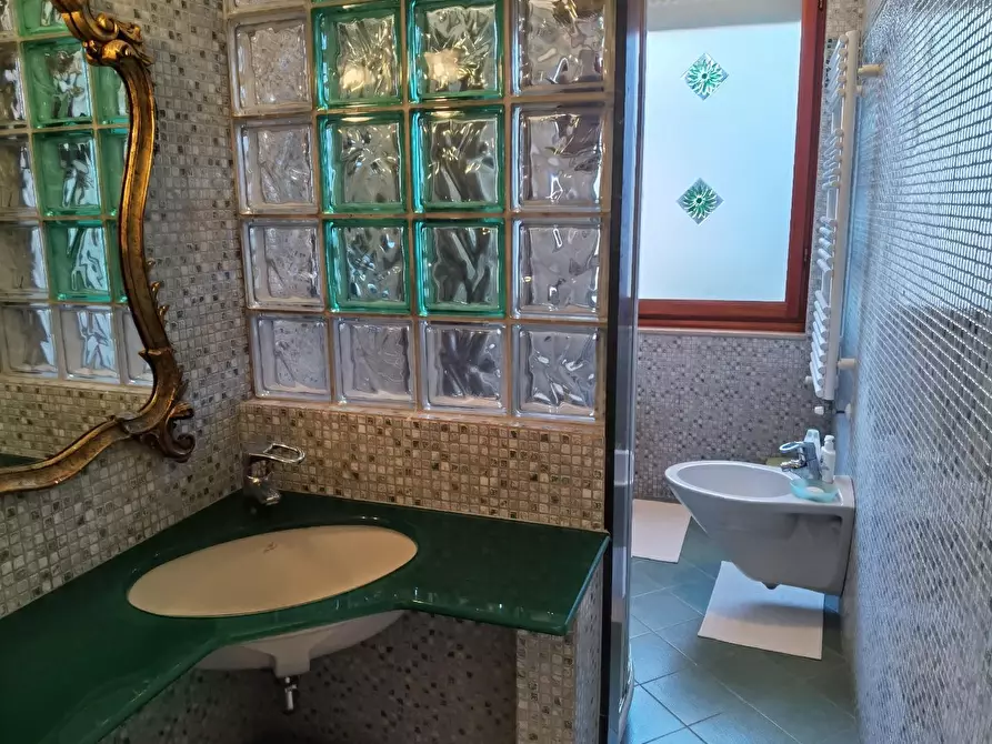 Immagine 65 di Villa in vendita  a Livorno