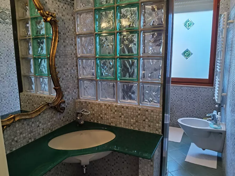 Immagine 66 di Villa in vendita  a Livorno