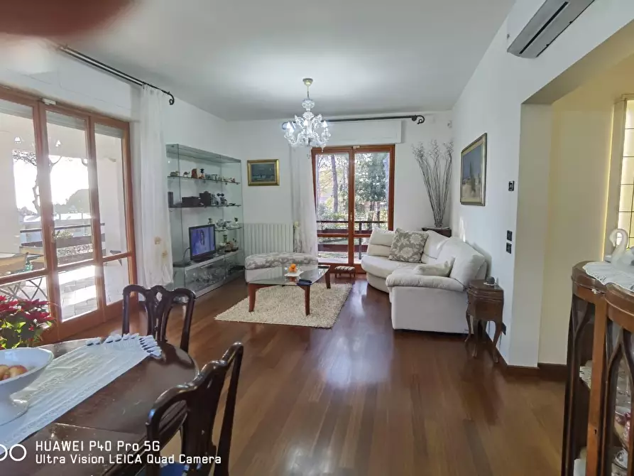 Immagine 29 di Villa in vendita  a Livorno