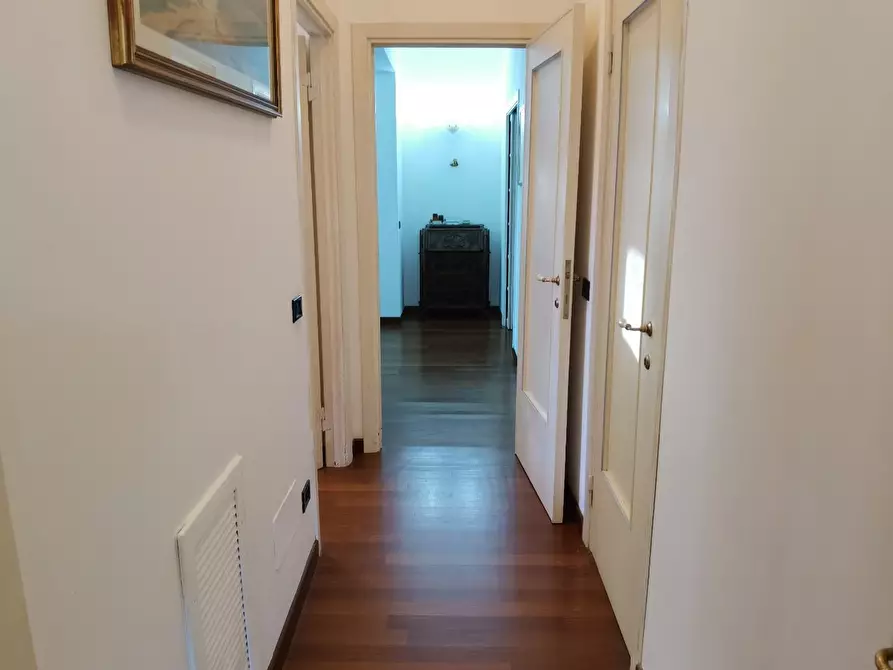 Immagine 69 di Villa in vendita  a Livorno