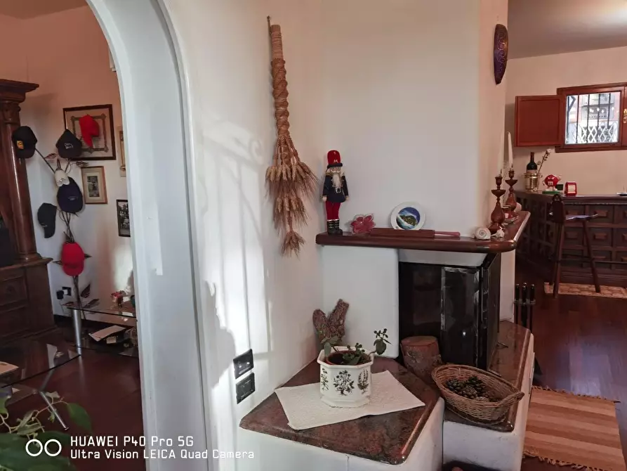 Immagine 11 di Villa in vendita  a Livorno