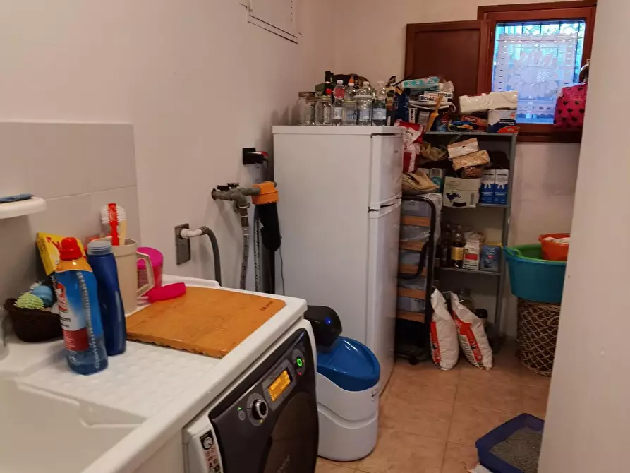 Immagine 27 di Villa in vendita  a Livorno